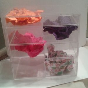 NEW LARGE ACRYLIC JEWELRY  STORAGE